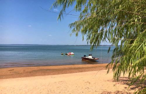 Peaceful Lakefront Cabin with Loft, Beach Access & Sunset Views in Buchanan Dam, Texas - Foto 38