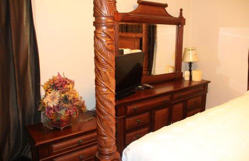 Beautiful, Cozy Stay in Oak Park, Queen Bedroom, Work Setup & Backyard Grill - Foto 17