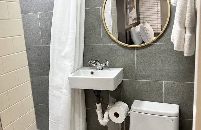 Miami Beach HomeStay - Photo 22