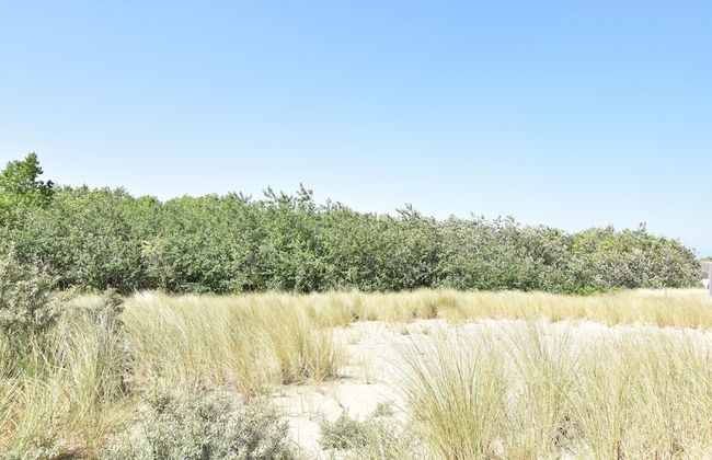 Bright Coastal Family Escape - Photo 29