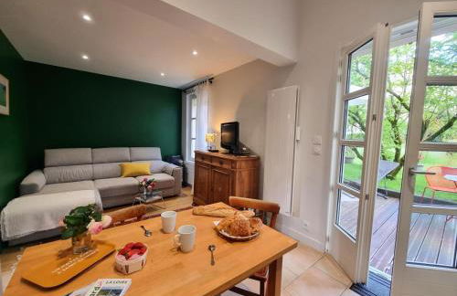 La Petite Bulle : Gîte Confortable et Moderne à Saint-Galmier - FR-1-496-293 - Foto 9