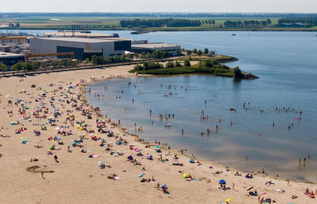 Fantastic Chalet Near Open Waterways, hot tub - Photo 36