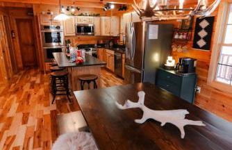 Sleeps 16 Luxury Cabin with Game Room & Hot Tub - Foto 21