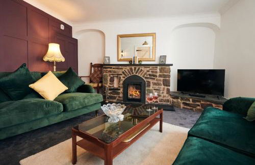 Min Yr Afon, A charming Laugharne Cottage, close to Castle, Estuary & Cafés - Photo 2