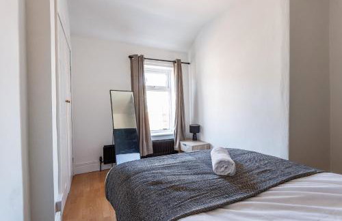 Modern 3-Bed House Parking & Family & Friends - Foto 21