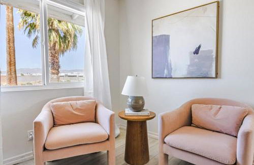 Spacious home with pool, fireplace, outdoor deck - Foto 13