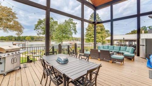 Private Dock and Yard! Modern Getaway in Mabank - Foto 3