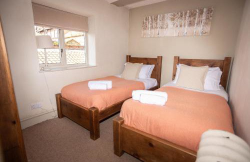 Historical Sherwood Forest Cottages - Sleeps 16 - Foto 21