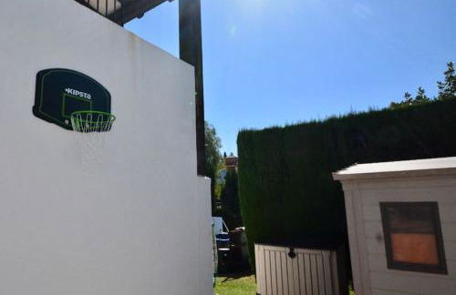 High Quality, Spacious, 4 Bedroom private Villa - Photo 8