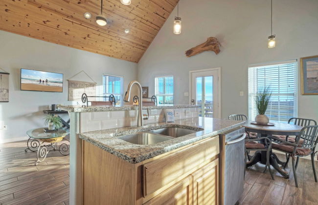 Group Getaway w/ Pool, Boat Dock 2 Homes Laguna Village Retreat by Avantstay - Foto 56