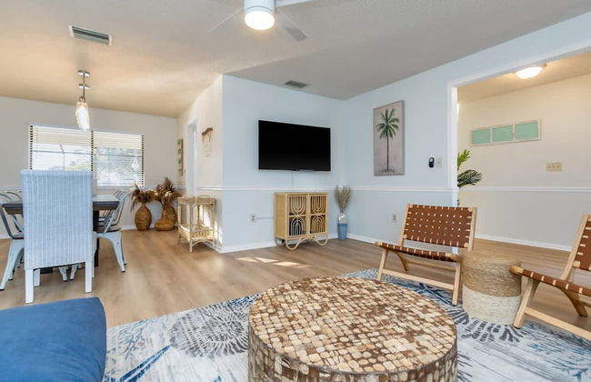 Fun Family-friendly Modern Beach Home With Pool - Photo 27