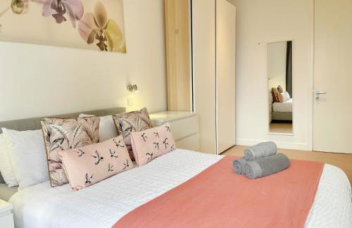 Sleek 3-bedroom flat with Balcony, Lift access, FREE WiFi in Southwark, Borough near The Shard by NourNest Apartments - Foto 4