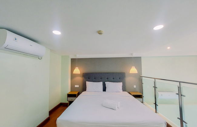 Big Studio Loft Apartment at The Reiz Condominium Medan By Travelio - Foto 4