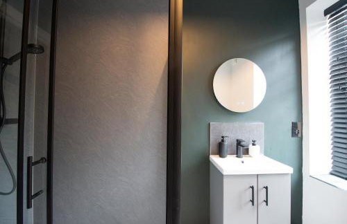 Holmfirth Home, Comfortable Stay, Near Trails and Town, Sleeps 5 - Foto 17