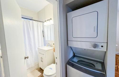 2 bed, in unit laundry, Boston College, balcony - Foto 11