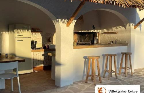 Off-grid Luxury Villa with Tikibar by the pool. - Photo 36