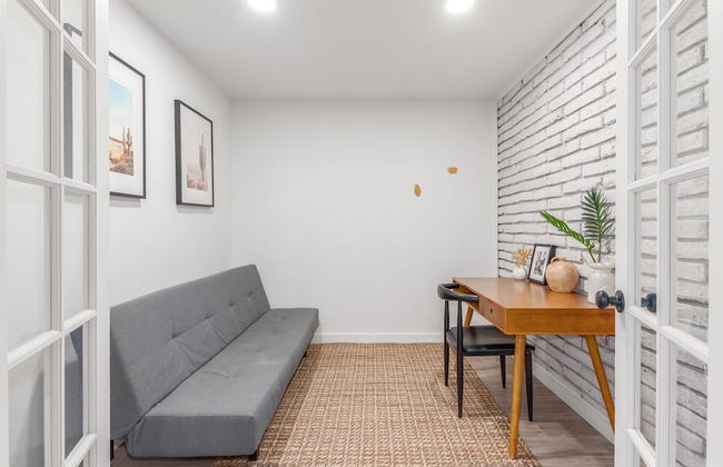 The Melrose ASU Pool Workspace Firepit - Photo 9