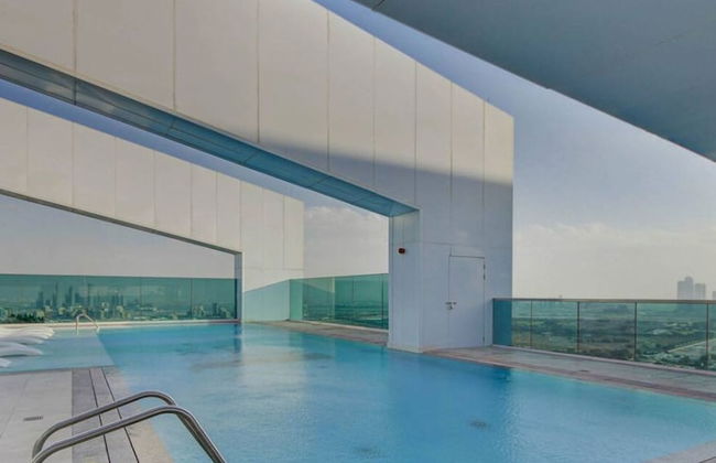 Lux 1BR w World Highest Sky Track Rooftop Pool - Photo 3