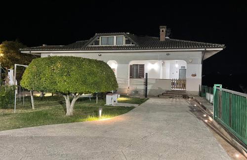 Villa Lidia & Attico degli artisti, free pets , giardino recintato e attrezzato - Foto 7