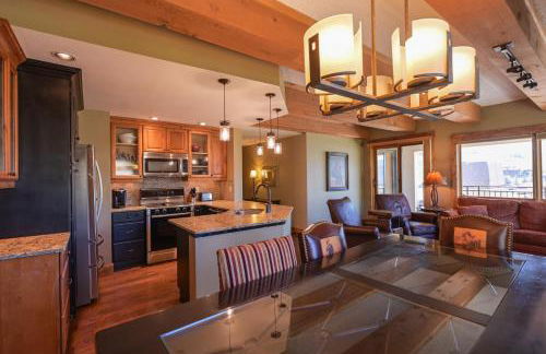 5th Floor 2BD 2BA Condo with Magnificent Views - Foto 6