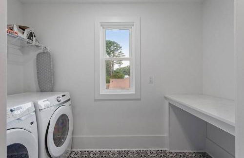 Home Near Lenovo Center and Carter Finley - Foto 28