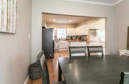 Luxurious 5 BR Home in the Heart of Sylvan Beach - Foto 38