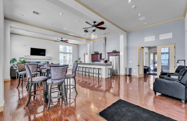 Luxurious 1 Bed 1 Bath Apartment At The Meadows-Pet Friendly by FlexHaus - Photo 21