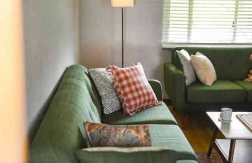 Cozy 3-bedroom family home - sleeps 8, great coffee - Foto 2