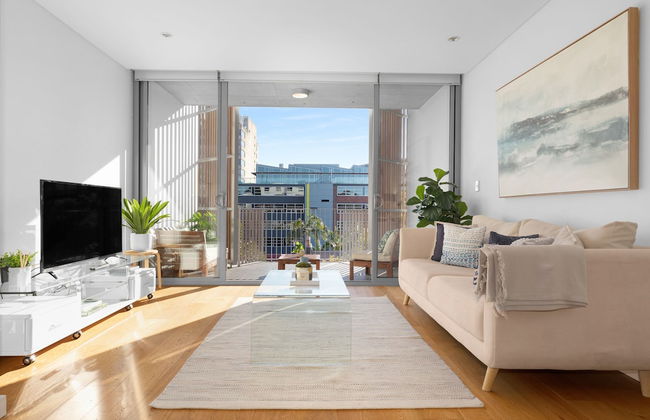 Waterloo St Apartments by Urban Rest - Photo 1