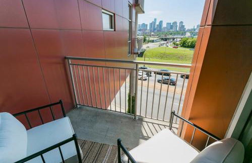 Mid Century Modern Downtown Condo | 30+ Night Min - Foto 58