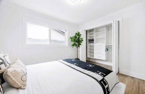 Spectacular Miami- Htd Pool,5 Bdrooms ,MiniGolf, Playground, Baby Items, BBQ - Photo 30