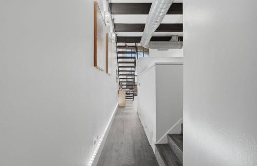 Modern Luxury Loft facing Santana Row w/Balcony - Photo 4