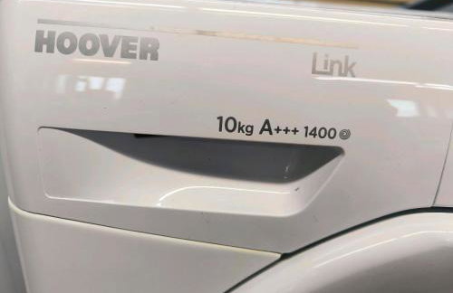 Platz für 8 Pers - C4S Come4Stay Monteure "InnArt" Boxspringbett Einzelbett Töging am Inn, Parkplatz, WLAN, Balkon, Smart TV, voll ausgestatteter Küche, Waschmaschine - Foto 26