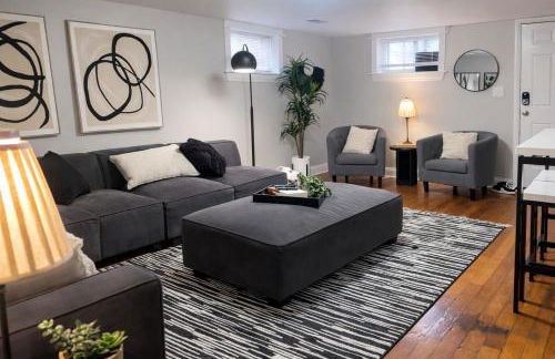 Close to UNC with Great Yard, Firepit & Free Bikes! - Foto 1