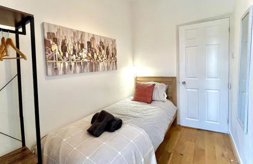 Modern 3-bed House With Parking Bamber Bridge, Preston - Foto 14