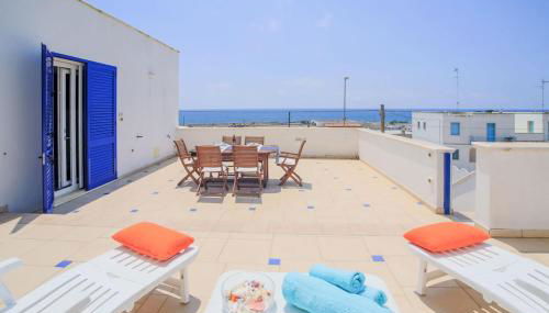 Penthouse Azzurra Sea View Near Beach - Happy Rentals - Foto 1