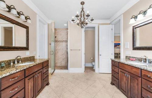 Lush Palace Has Power and Water, MTR Options - Foto 18