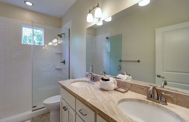 Cute Little Cottage! Perfect Getaway! 2 Pools! Sleeps 4! - Foto 11