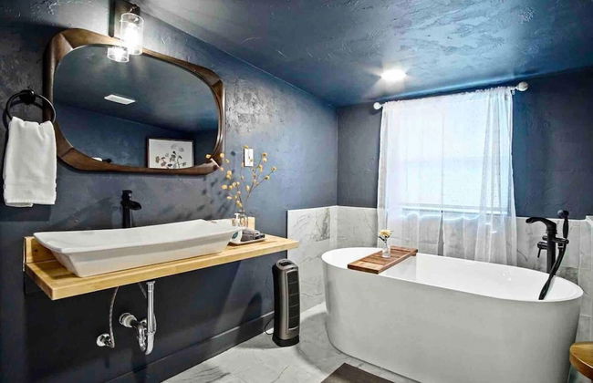 3-story 6-bedroom 4 Bathrooms 3min-asian Dist - Photo 2