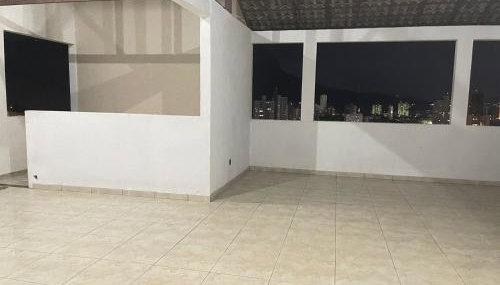 Studio na area central com ar condicionado, banheiro privado - Foto 4