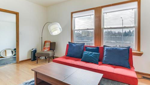 Pet Friendly 8 Mi to Chicago - Fenced Backyard! - Foto 5