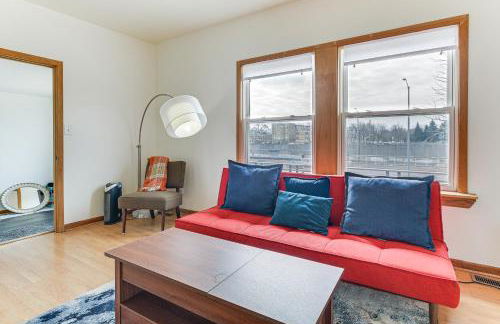 Pet Friendly 8 Mi to Chicago - Fenced Backyard! - Foto 5