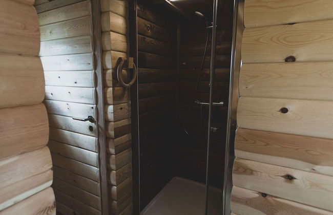 Romantic Woodland Chalet - Photo 15