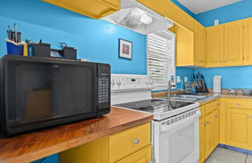 Cozy & Creative Top Unit in Lou's Arts District - Foto 33