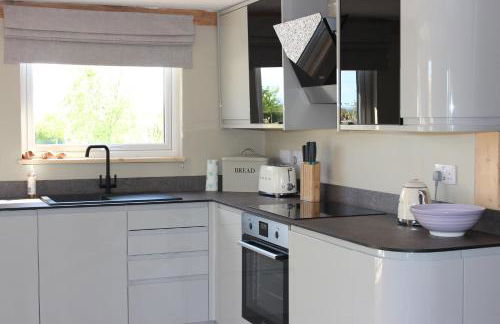 The Old Workshop - a cosy country retreat - Photo 13