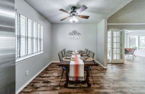 Private Pool, Entire House, In the Center of DFW - Foto 27