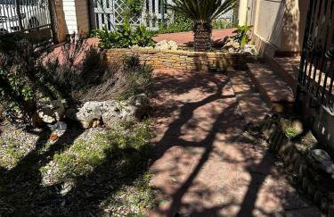 Amplio y Cómodo chalet a 15 minutos del centro con piscina y pistas de tenis - Foto 7