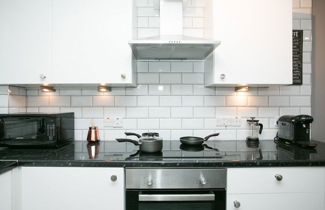 Malone Place Apartment - Photo 10