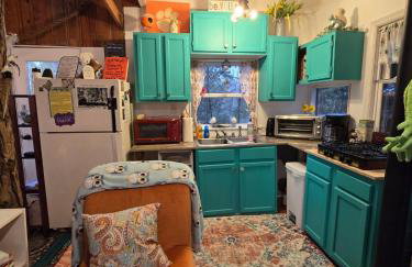 Magical Tree House Rental Nestled in the Woods on Farm Retreat near St. Louis, Missouri - Foto 47