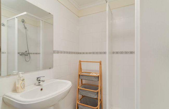 Alfa I in Machico With 2 Bedrooms and 2 Bathrooms - Foto 9